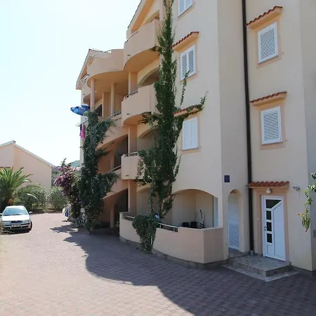 Mirjam Apartament Preko